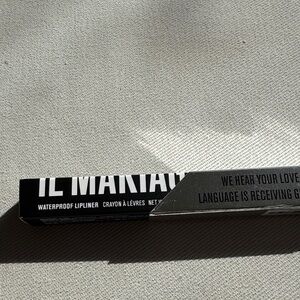 IL MAKIAGE Lip Liner in Black Packaging